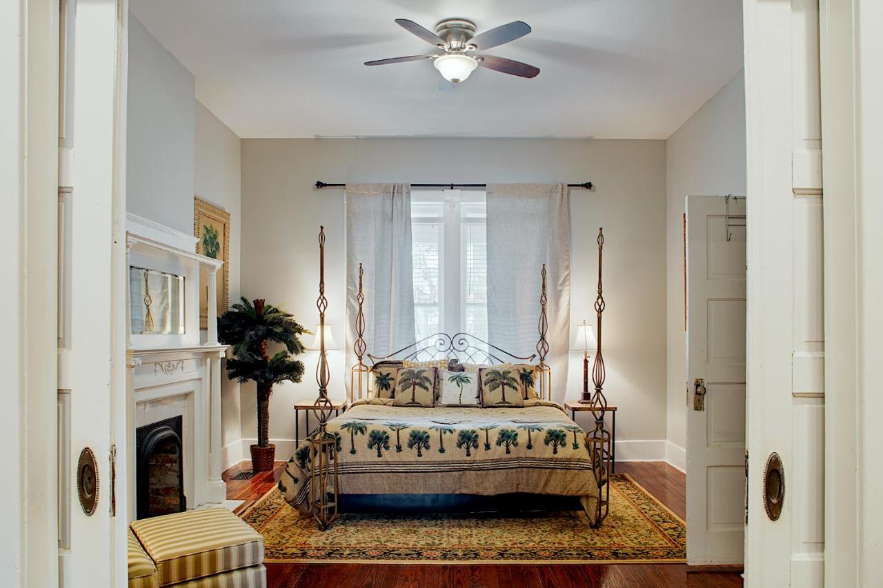 Newly Renovated Historic Savannah Townhome! Bagian luar foto
