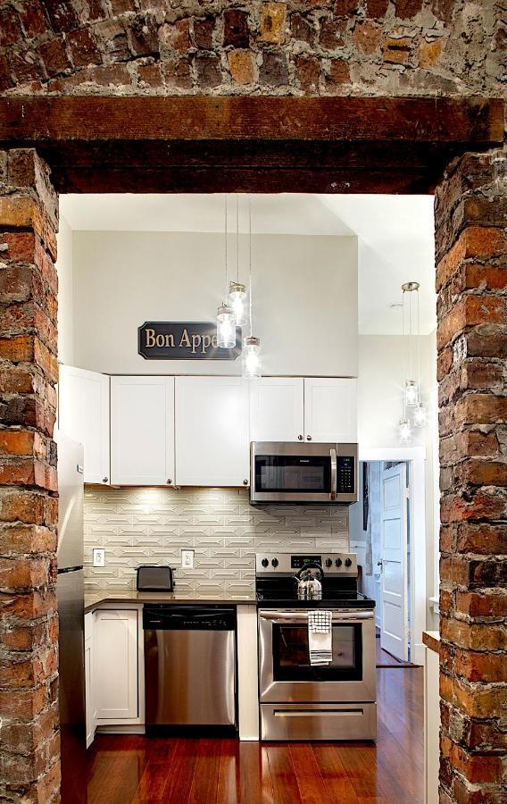 Newly Renovated Historic Savannah Townhome! Bagian luar foto
