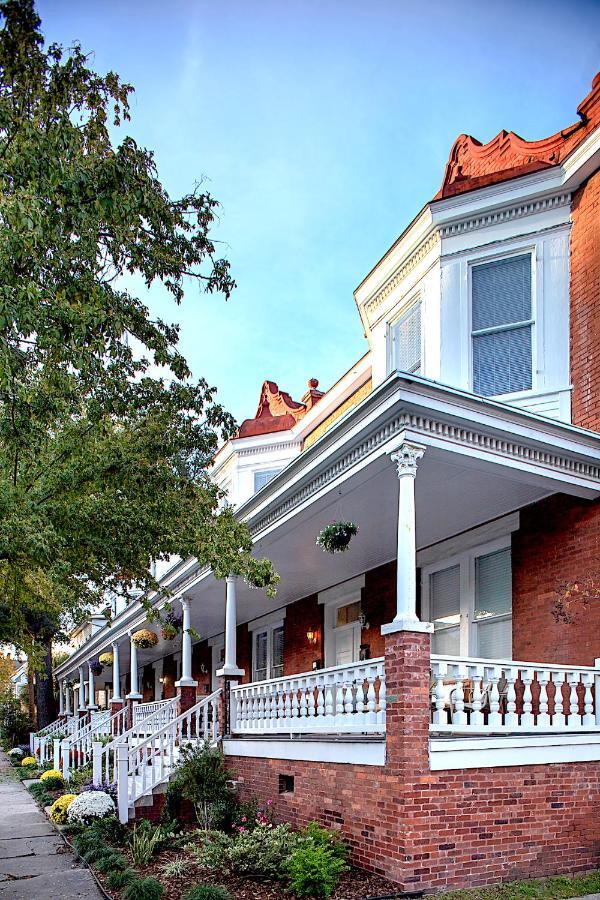 Newly Renovated Historic Savannah Townhome! Bagian luar foto